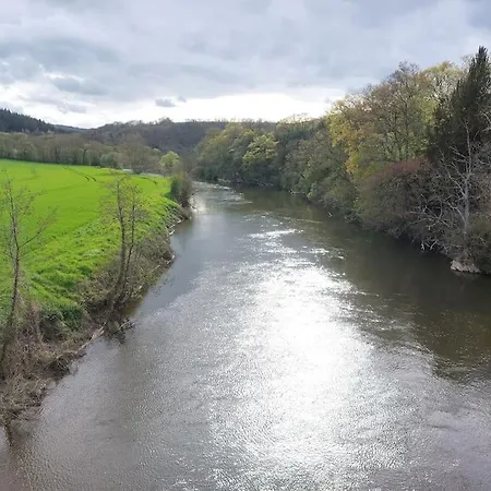 Le Cormoran Emplacement Ideal, Moderne Tres Equipe Thury-Harcourt-le-Hom