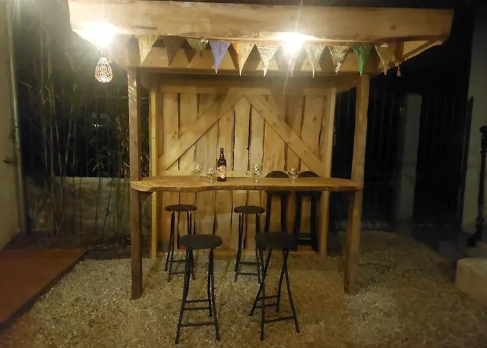 Le Cormoran Emplacement Ideal, Moderne Tres Equipe * Thury-Harcourt-le-Hom