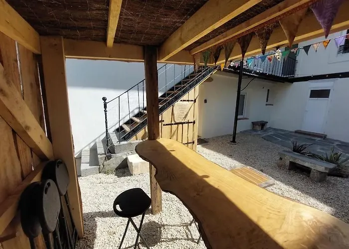 Le Cormoran Emplacement Ideal, Moderne Tres Equipe Thury-Harcourt-le-Hom